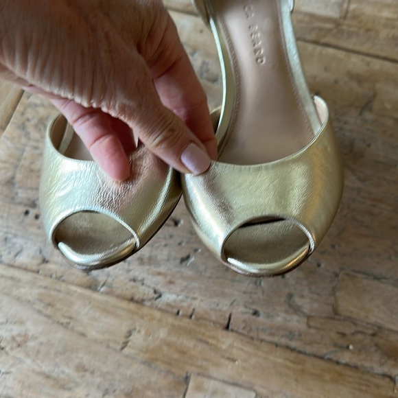 Veronica Beard Godot Gold Metallic Peep Toe Heels size 7.5 - Picture 8 of 13